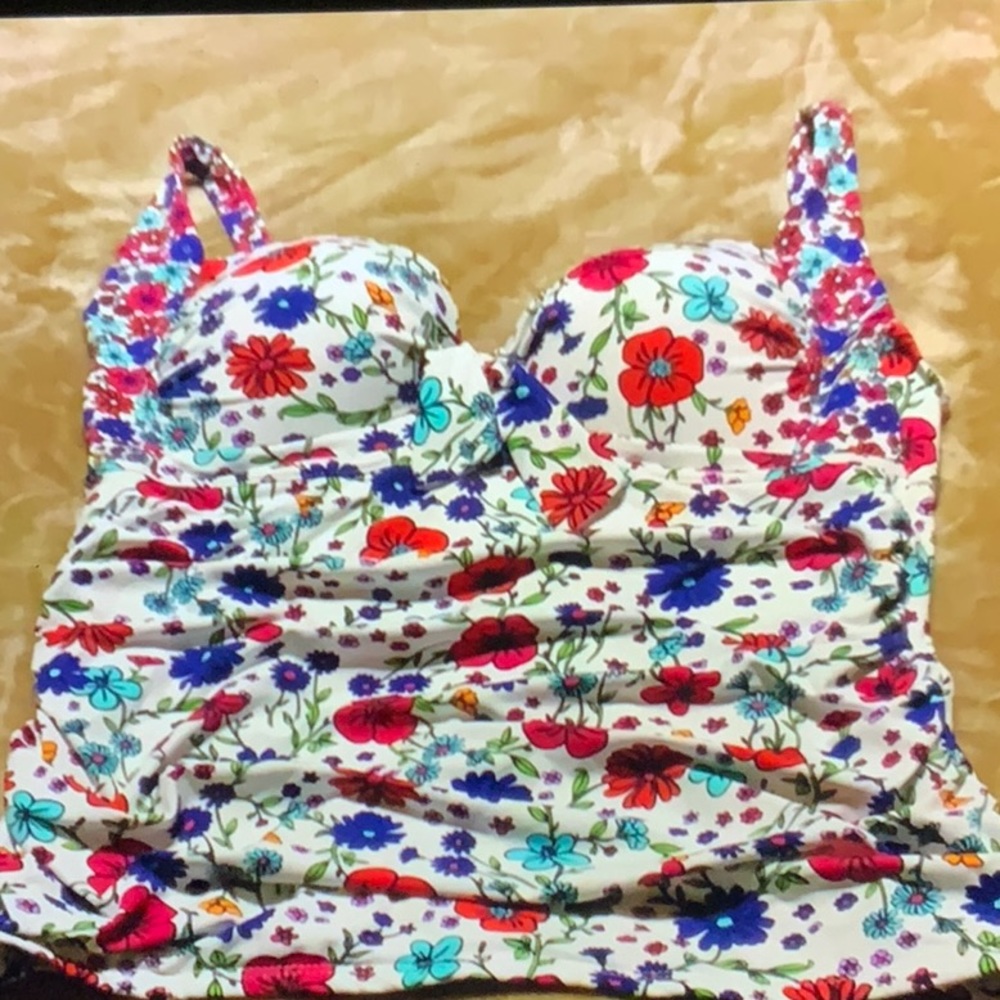 Liz Claiborne Tankini Top Medium NWOT SW-29